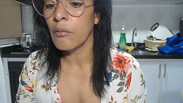 Chatroom XXX en direct de kateleyagrey