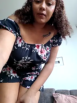 curly_girl_31 live XXX chat