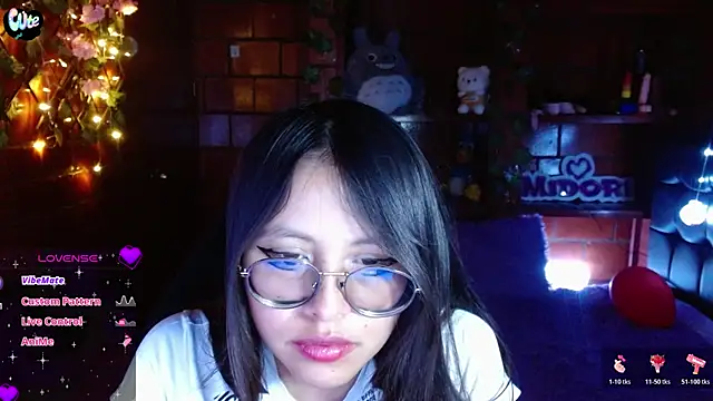 MidoriQuiinn's Live XXX Chat