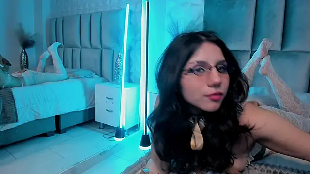 Chatroom XXX en direct de HollyPeach