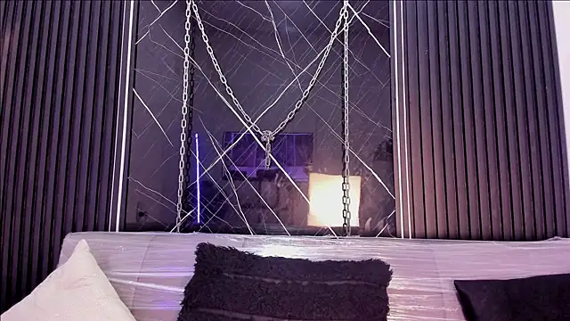 Zoe_Monrow's Live XXX Chat