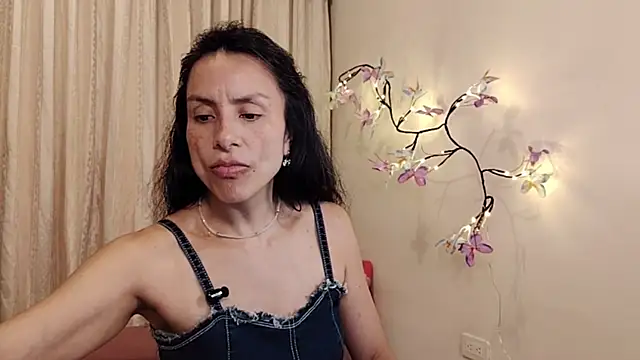 Bella_Exhibition – Naživo XXX chat