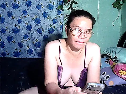 Adeline05 – webcam-show