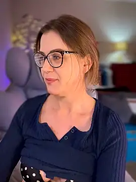 دردشة MaiseKnox الجنسية المباشرة