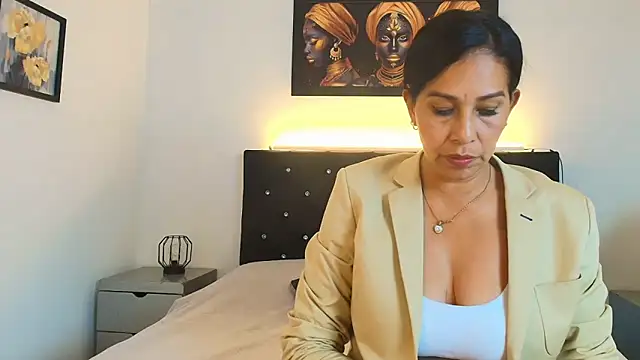 Shanon_mature Chat XXX in diretta
