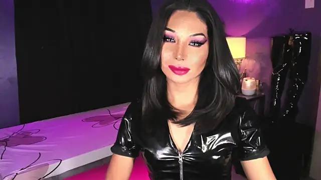 MaxxineMorenaTs Chat XXX live