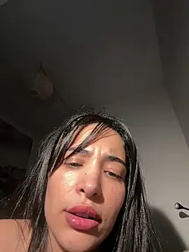 Czat XXX na żywo – Naughty_Arab_girl