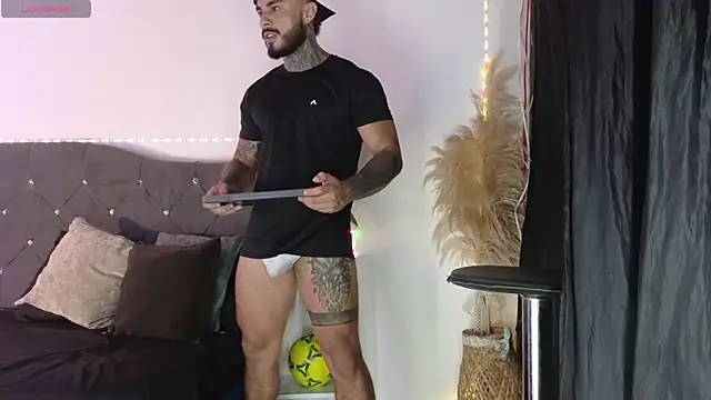 Chat +18 de john_cartter1 ao vivo