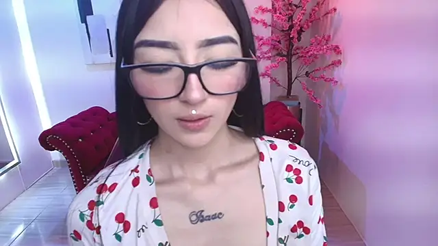Emily_andrews' Live XXX Chat