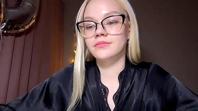 MiaCashe's Live XXX Chat