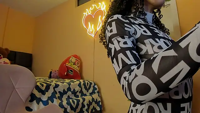 Keniia_rizz Adlı Modelin Canlı XXX Sohbeti