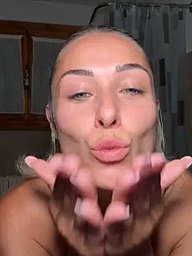 XXX chat uživo modela petrouchkaaa_