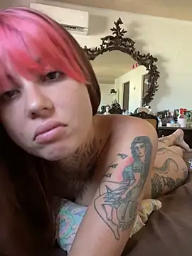 Chat +18 de Izy_cute_ ao vivo