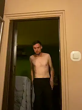 Show modela YoungTopGuy na web-kameri