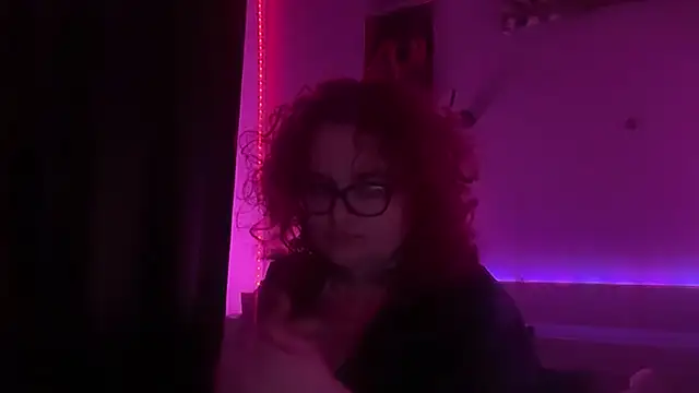 Show modela altpersonaa na web-kameri