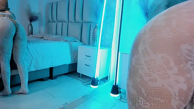 Živý XXX chat HollyPeach