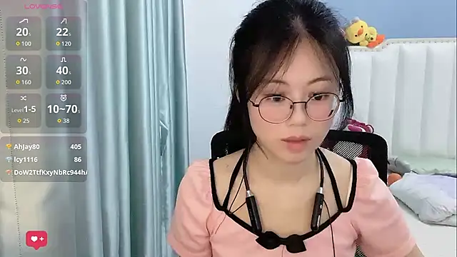 Luna-666 Pertunjukan Webcam