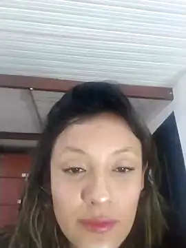 Chat XXX en directo de CynthiaMore