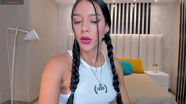 AmaliaCrus' Live XXX Chat