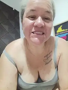 Chat +18 de CheekySnowQueen_69 ao vivo