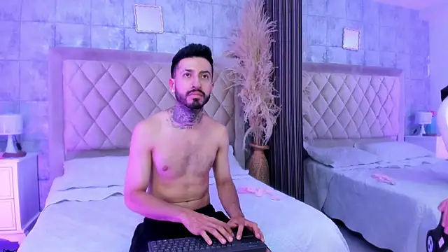 StevenAndLaura Adlı Modelin Canlı XXX Sohbeti