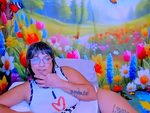 indianroxy's Live XXX Chat