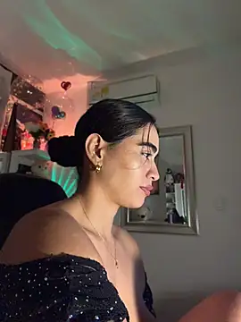 Chat XXX en directo de ZarahEvans