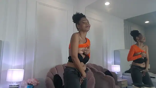 ChantalGarner's Live XXX Chat