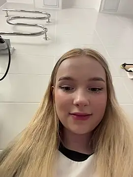 Baby_Tiny Show in webcam