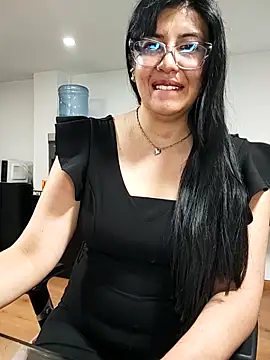 aisha_latina's Live XXX Chat