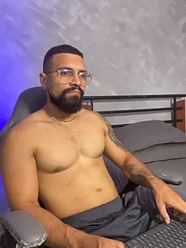 vincentjaxon Chat XXX in diretta