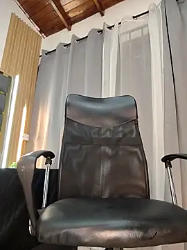 Pokazy przed kamerką – Oliver_bigblack_cock