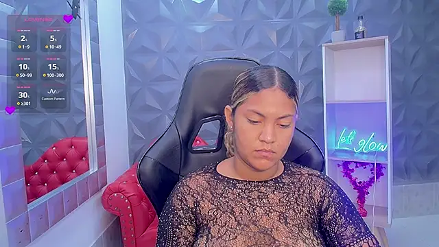 Cristal_War Adlı Modelin Canlı XXX Sohbeti