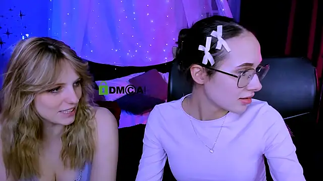 Show modela mona_cloud na web-kameri
