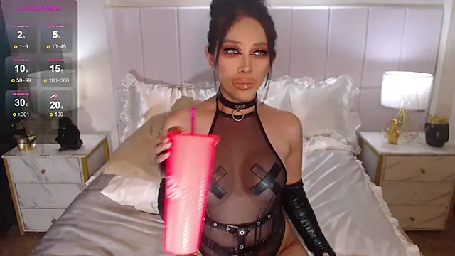 FreakyyZazie Webcam show