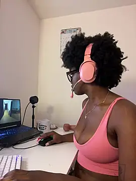 XXX chat uživo modela mochakaia
