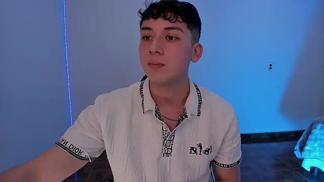 Show modela OLIVER_K na web-kameri