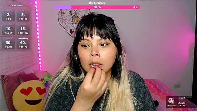 EllieMoonX 现场XXX聊天