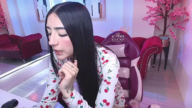 Emily_andrews 现场XXX聊天