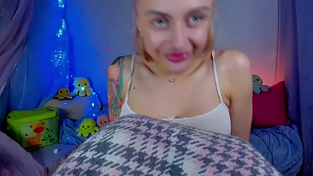 YourLizzyDoll: διαδικτυακό σόου στην κάμερα