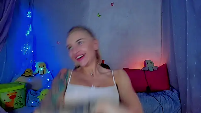 Chat +18 de YourLizzyDoll ao vivo