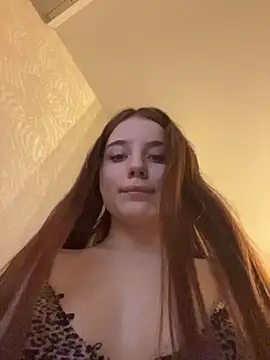 Immy_Megan élő XXX-chatje