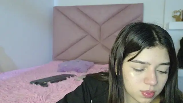 eva_sin18 Adlı Modelin Canlı XXX Sohbeti