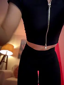 دردشة ChloeeCoxx الجنسية المباشرة