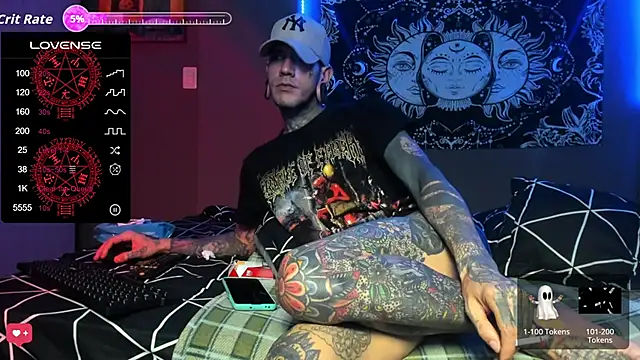 jhonny__ackerman: онлайн-секс-чат