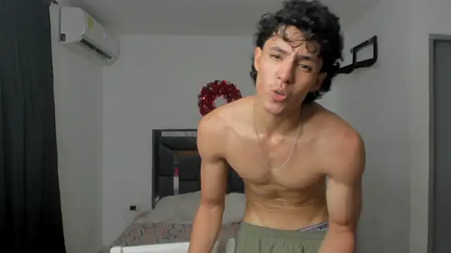 Chatroom XXX en direct de enzo_sloran
