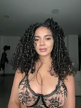 Curlyierrn Live XXX chat