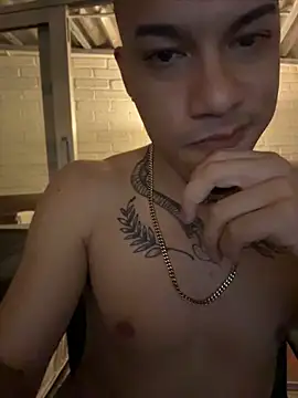 AlphaMasterXxx 라이브 XXX 채팅