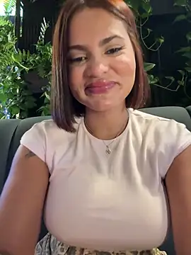 Irina_Velvett Pertunjukan Webcam