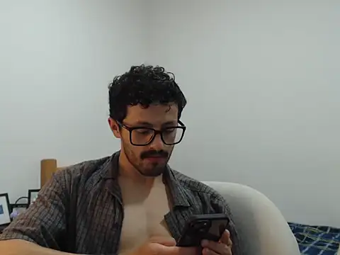 CuriousTomXn Webbikameraesitys